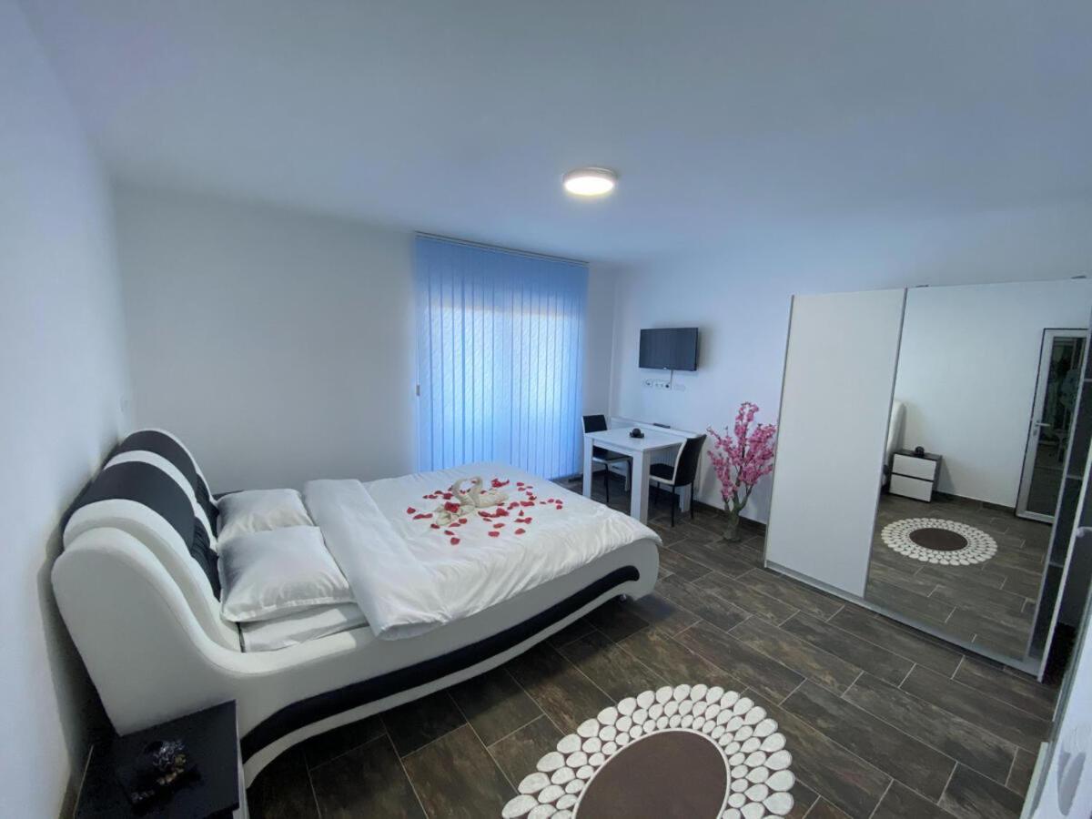 צאזין Motel Aladin מראה חיצוני תמונה