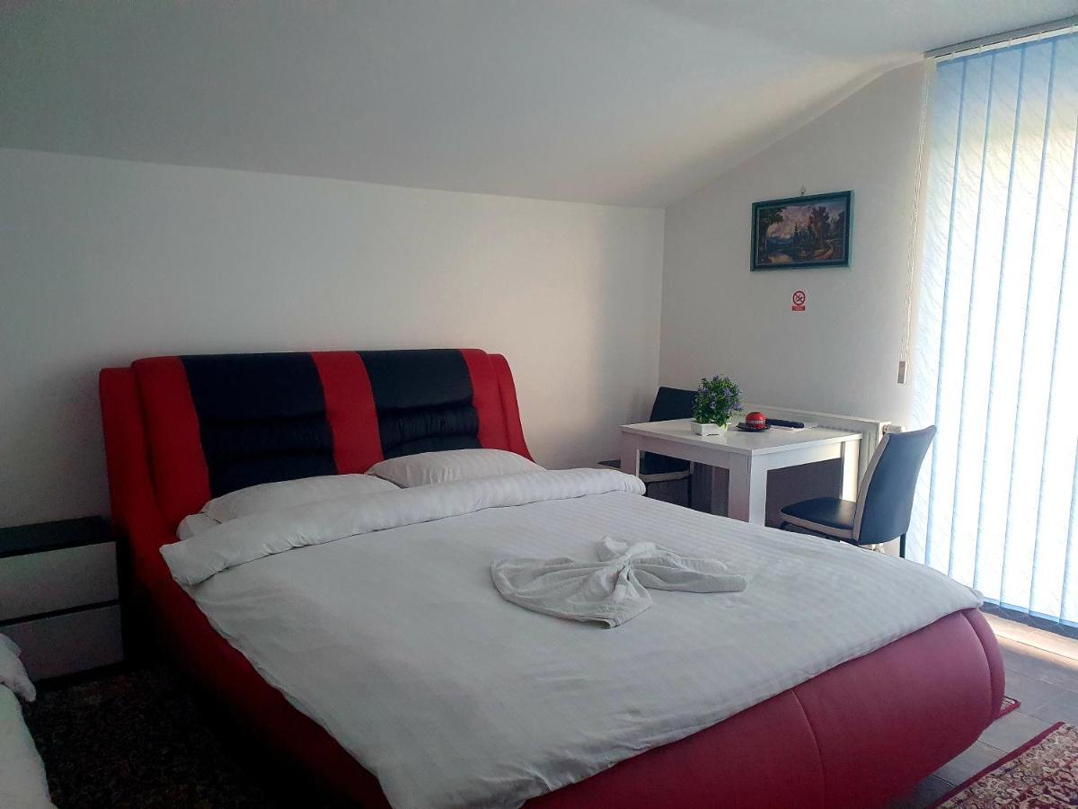צאזין Motel Aladin מראה חיצוני תמונה