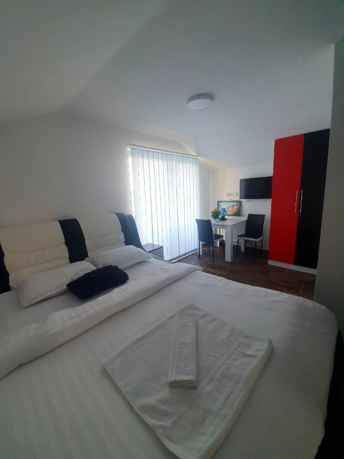 צאזין Motel Aladin מראה חיצוני תמונה